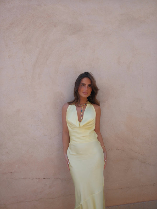 Alicante / Vestido em amarelo