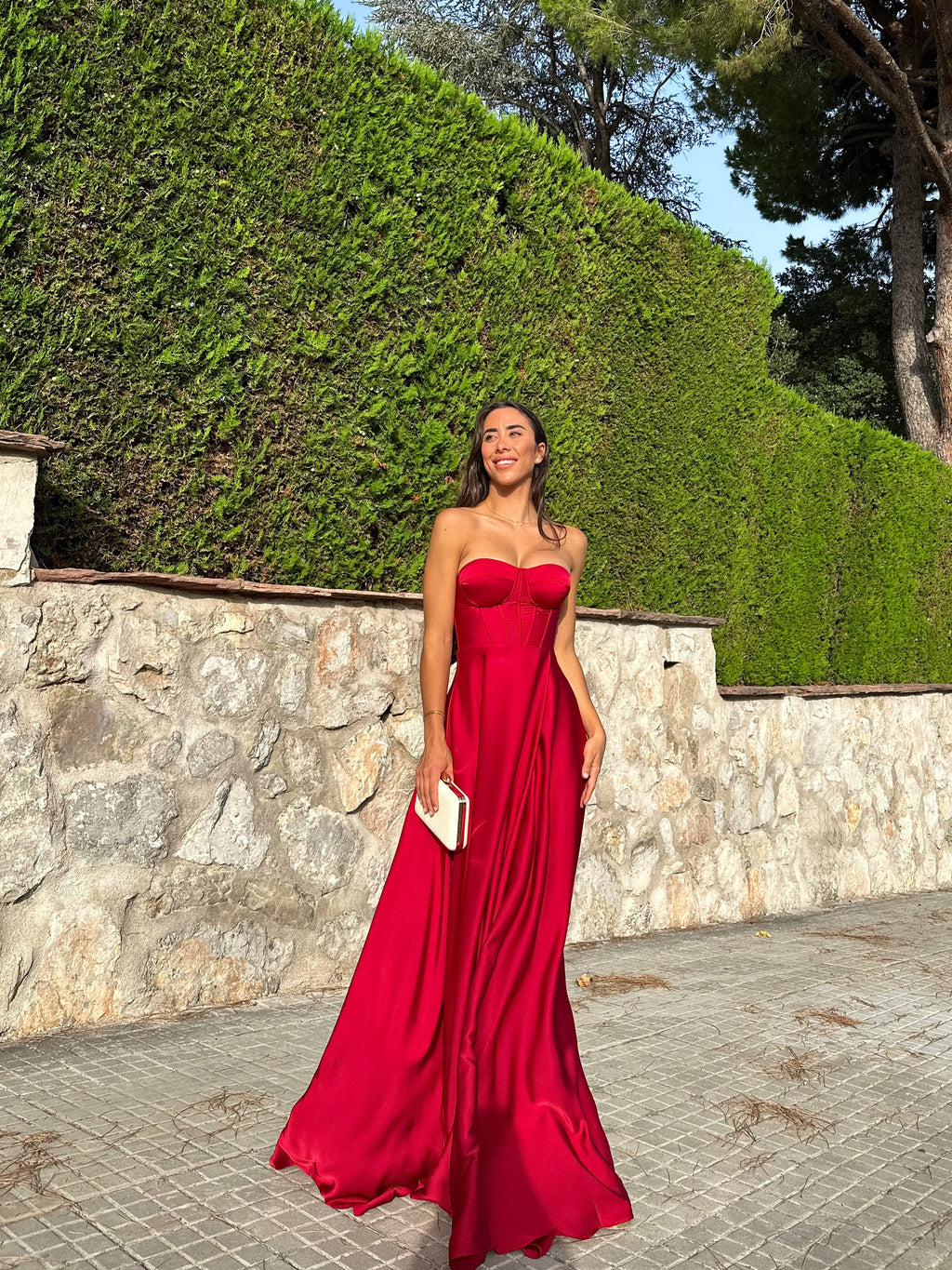 Vestido tipo corpete na cor vinho