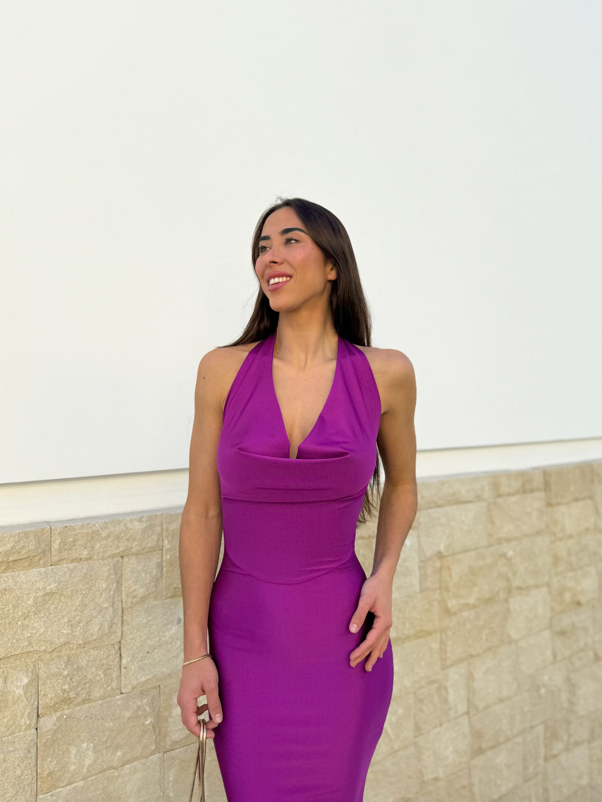 Vestido longo em cascata cor de amarena