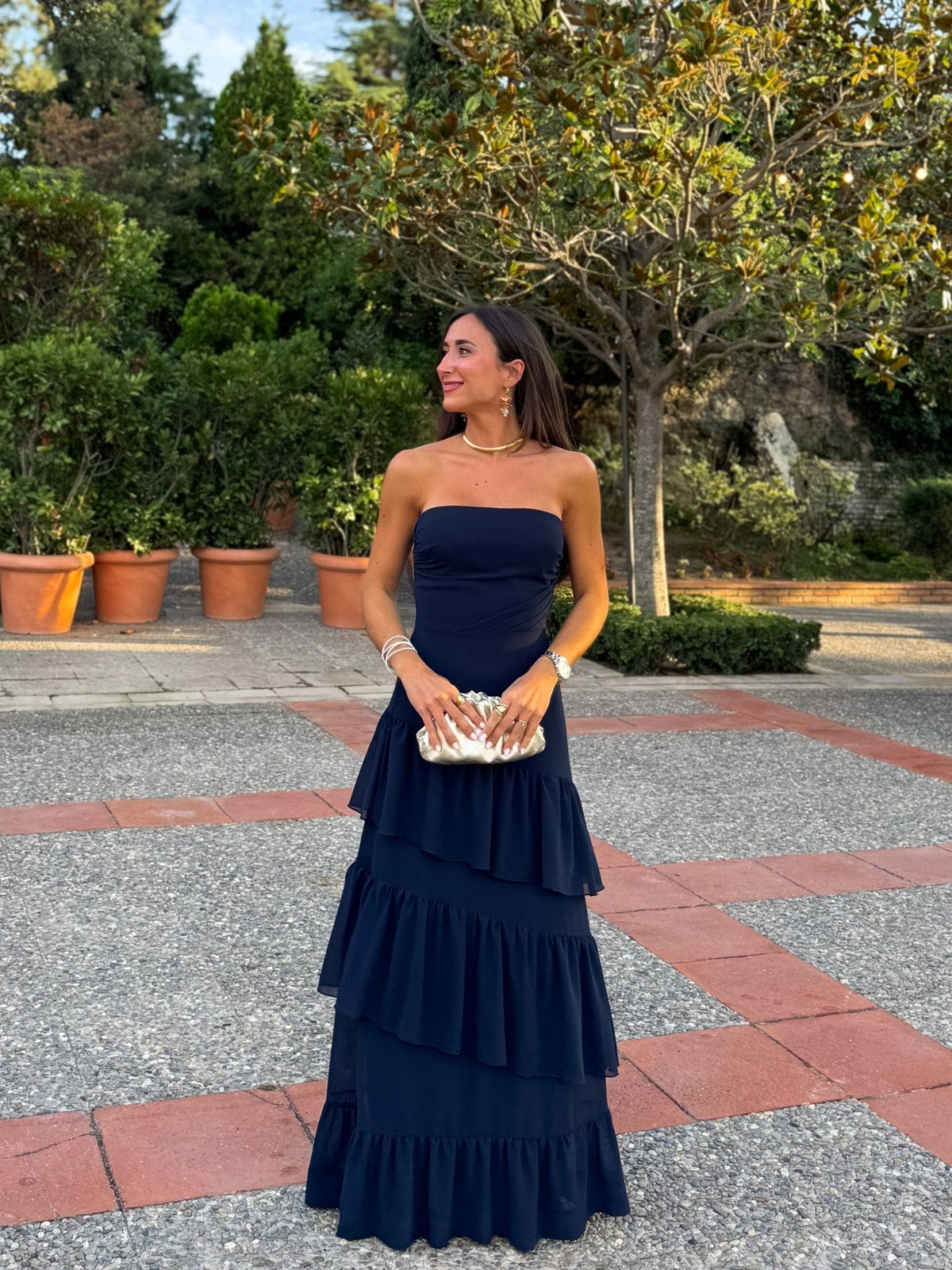 Vestido com estampa de tule e detalhes em azul-marinho