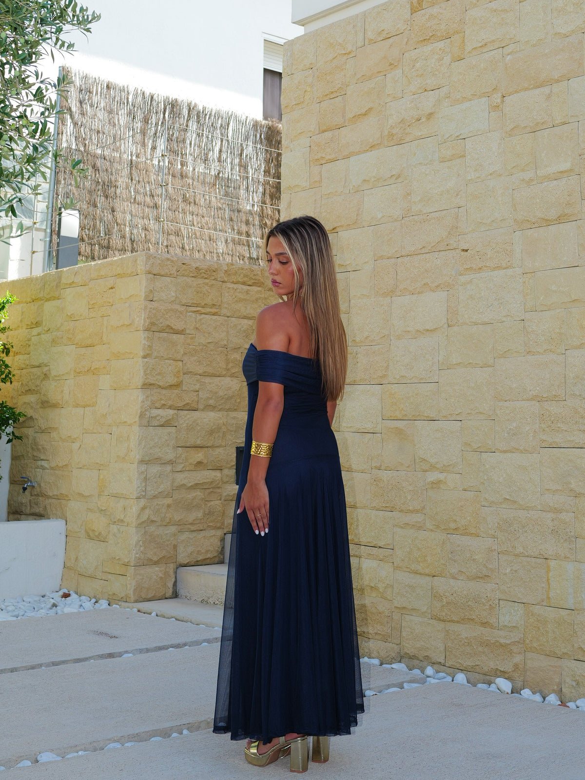 Vestido midi com folhos em tule azul-marinho