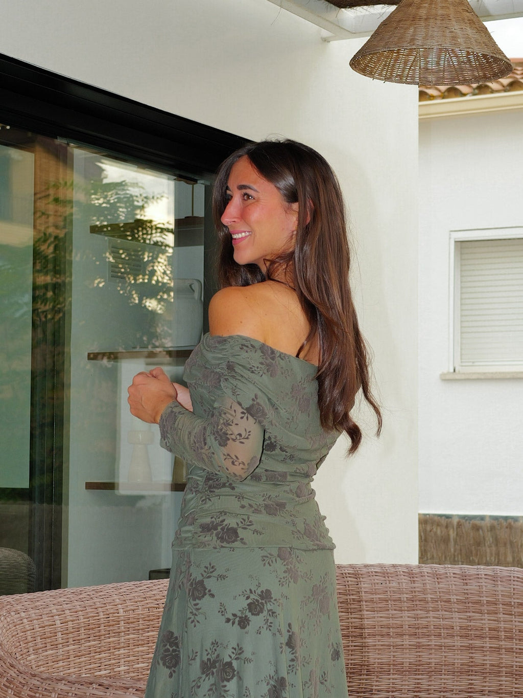 Vestido comprido de tule estampado em veludo verde-oliva