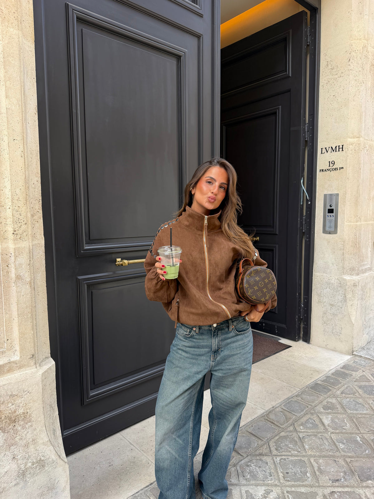 Chaqueta bomber Sasha con tachuelas