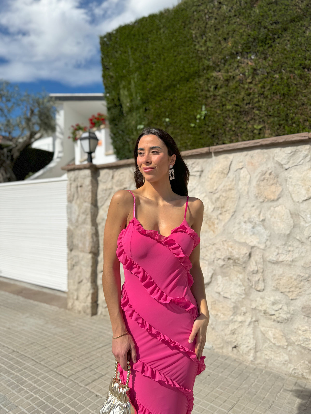 Vestido rosa de crepe com folhos