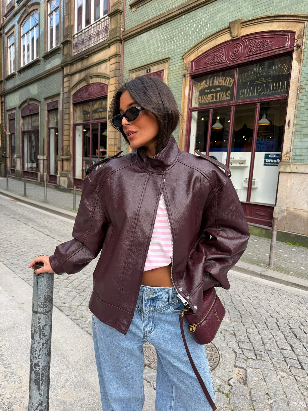 Chaqueta estructurada extragrande en burdeos