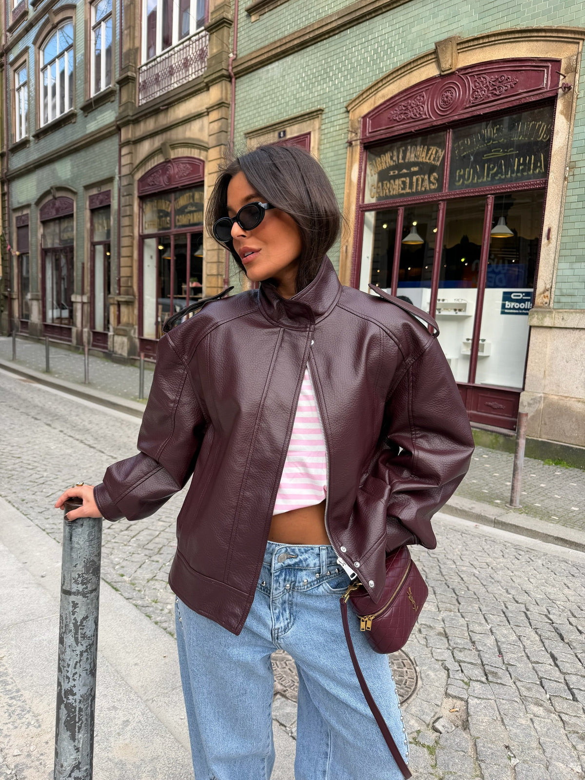 Chaqueta estructurada extragrande en burdeos
