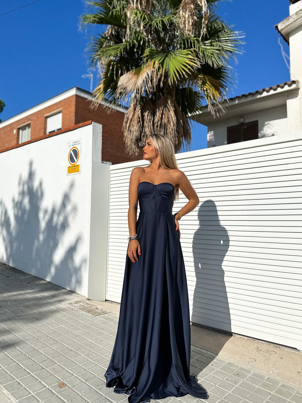 Vestido tipo corpete na cor azul-marinho