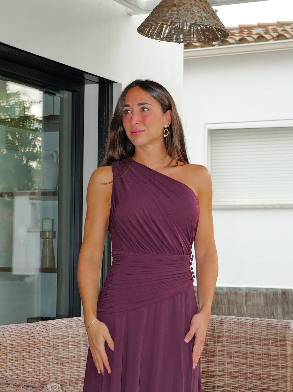 Vestido comprido assimétrico com botões, cor de beringela