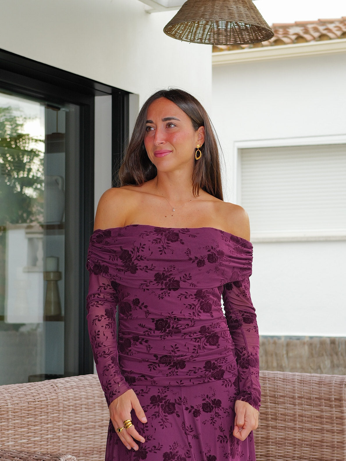 Vestido comprido de tule estampado com veludo bordô