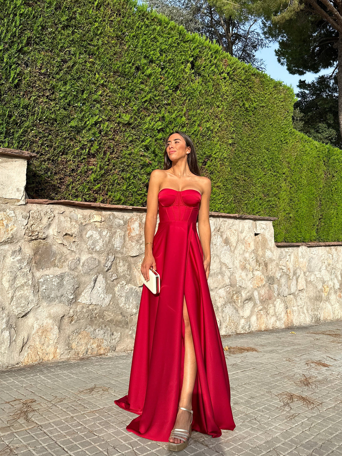Vestido tipo corpete na cor vinho