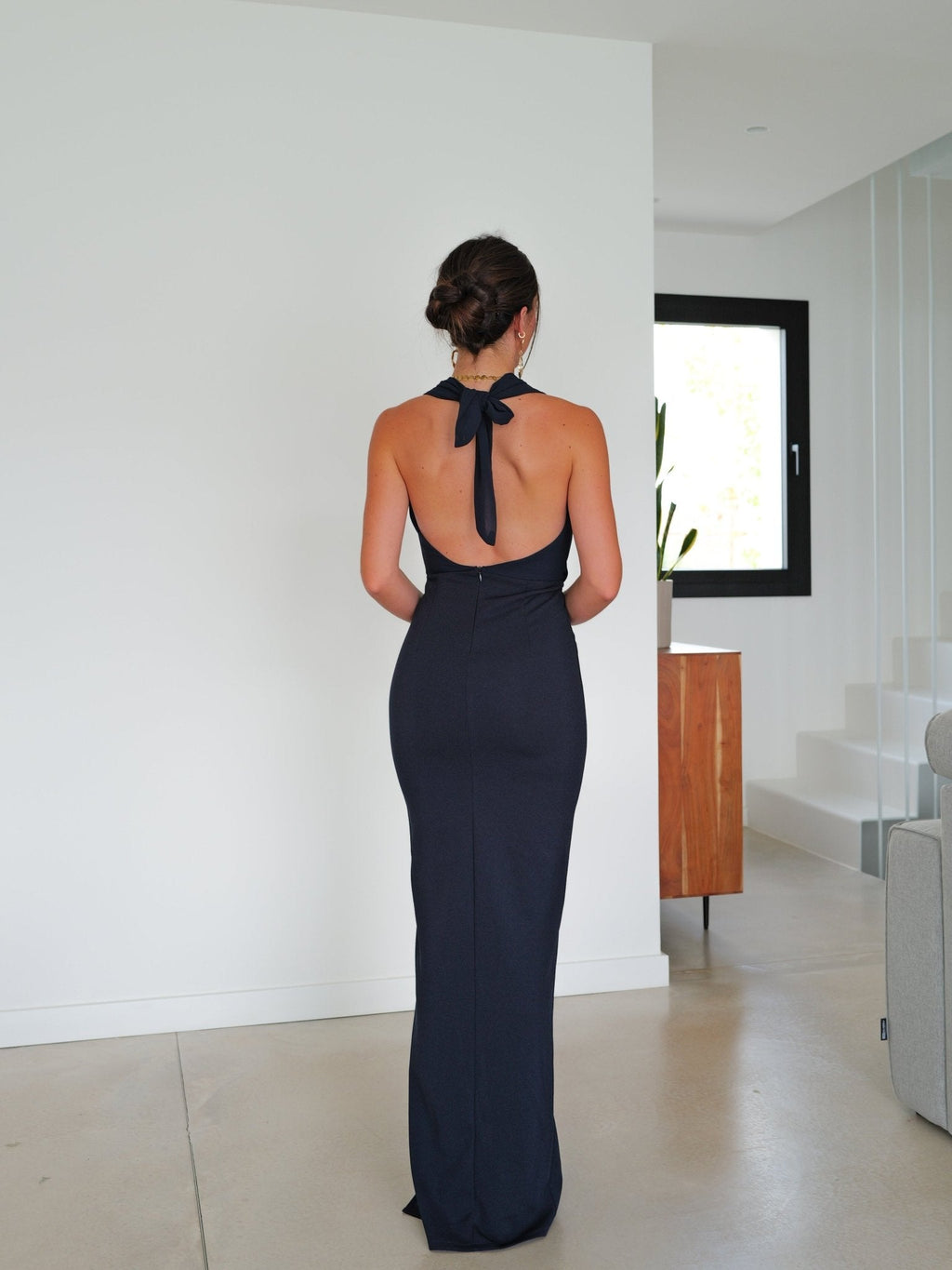 Vestido em cascata de tule azul-marinho