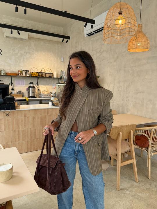 Blazer assimétrico xadrez cor taupe