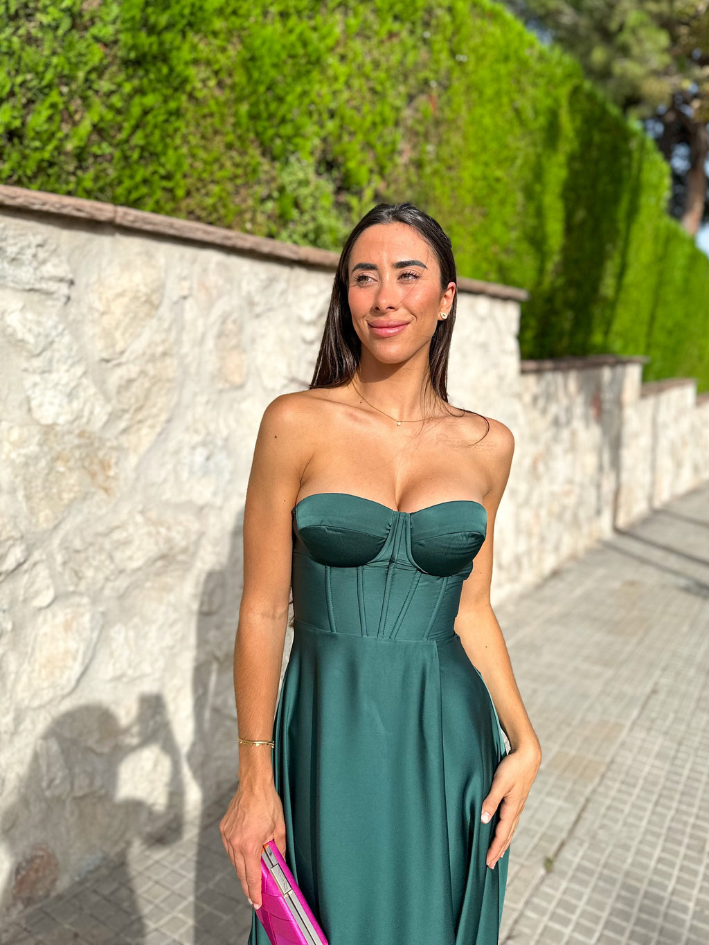 Vestido tipo corpete com a palavra «garrafa»