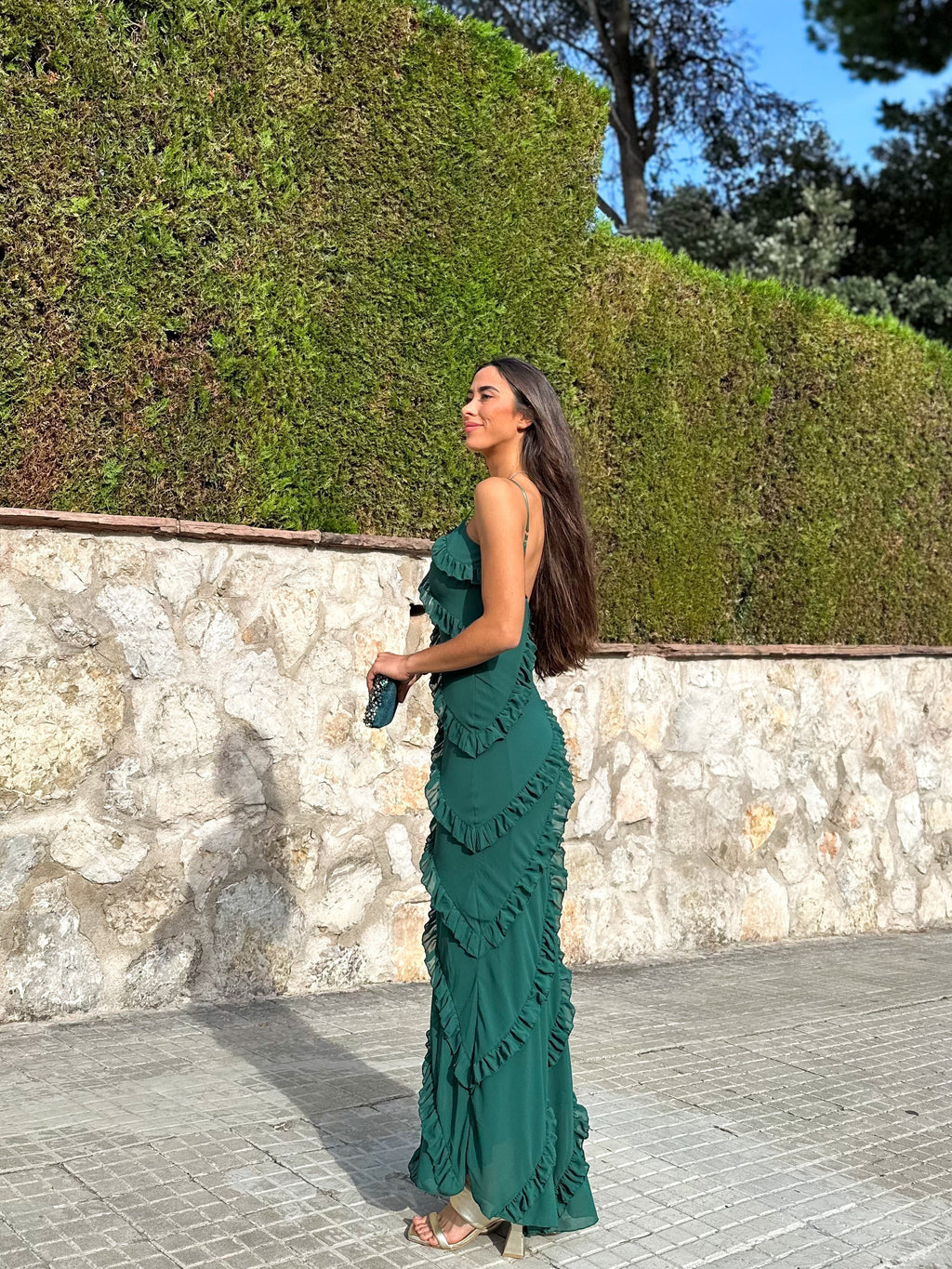 Vestido com folhos em crepe cor de garrafa