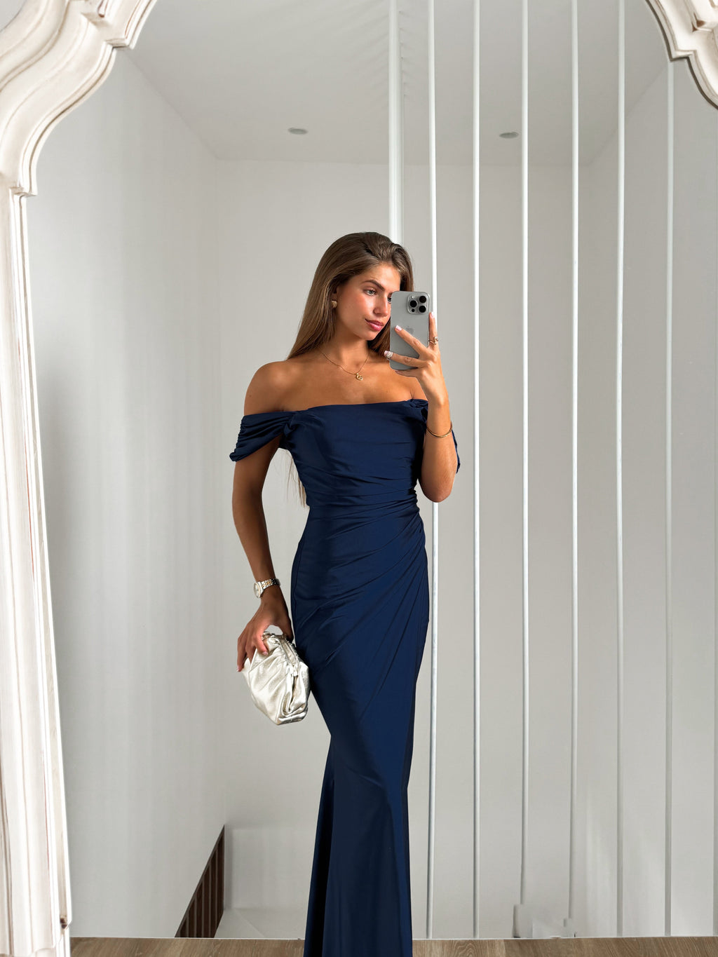 Vestido com mangas curtas em azul-marinho