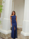 Vestido assimétrico em renda azul-marinho