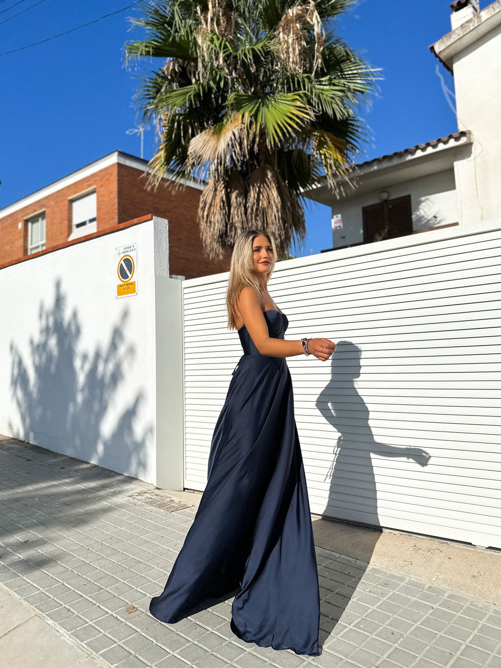 Vestido tipo corpete na cor azul-marinho