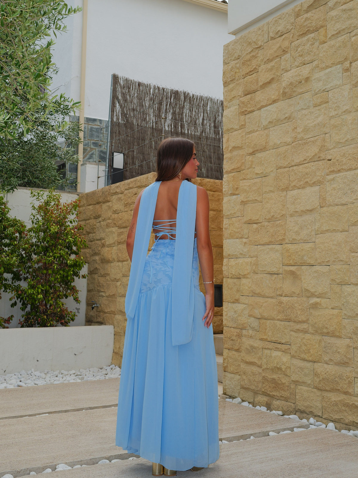 Vestido com estampa «palavra», assimétrico, em tom celeste