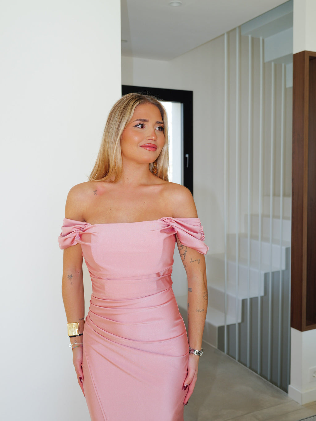 Vestido com mangas curtas cor-de-rosa
