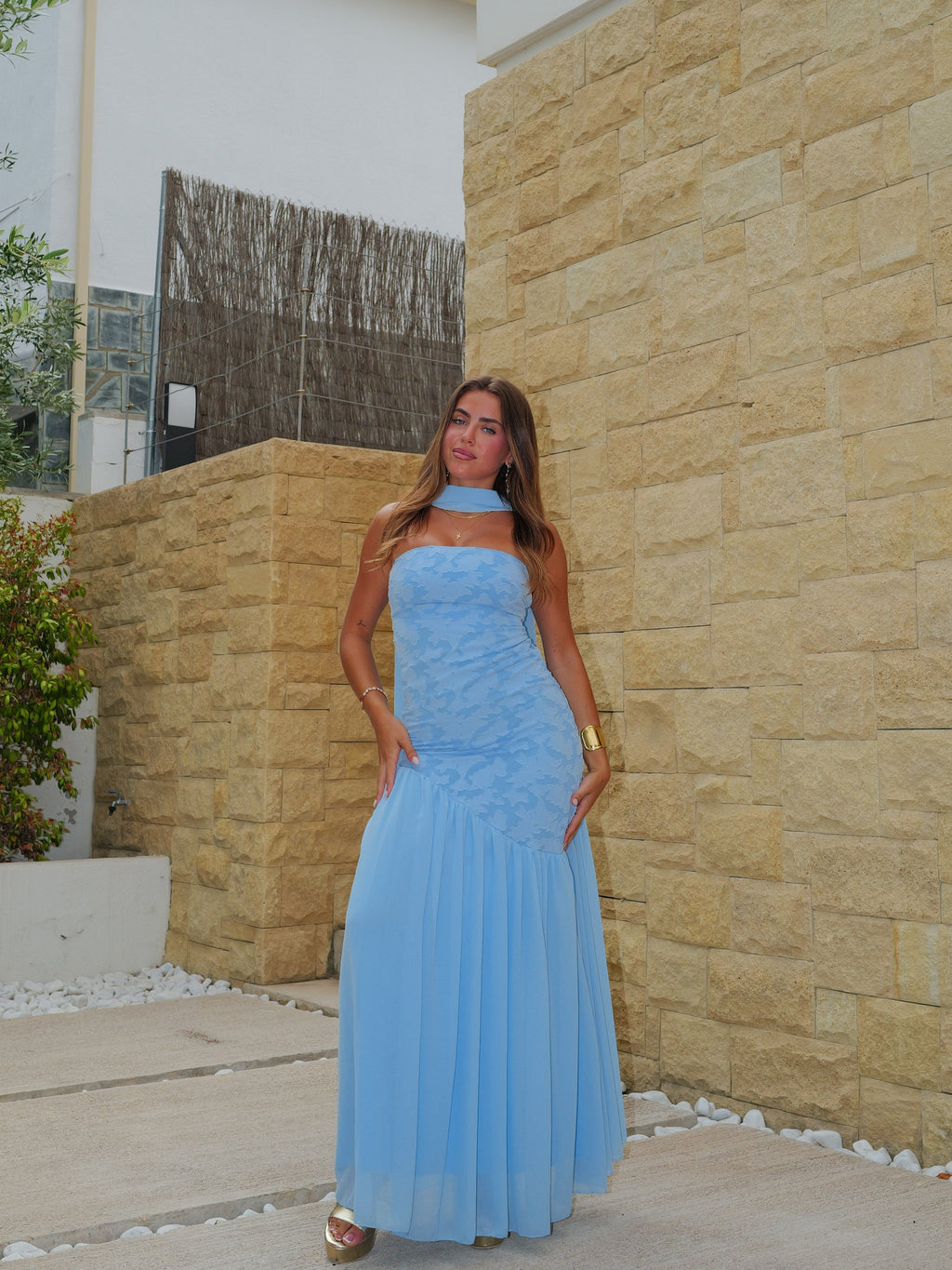Vestido com estampa «palavra», assimétrico, em tom celeste