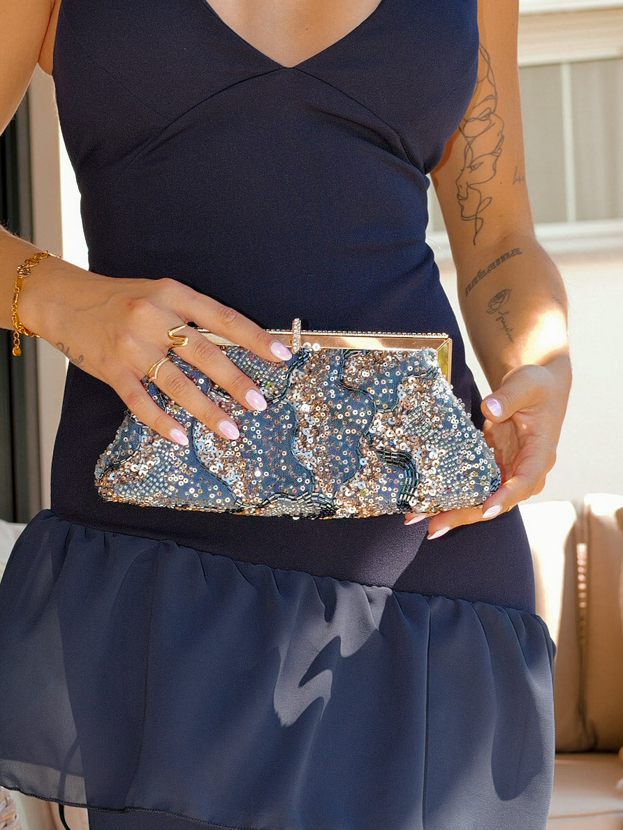 Clutch em forma de caixinha de bombons com lantejoulas, azul-marinho