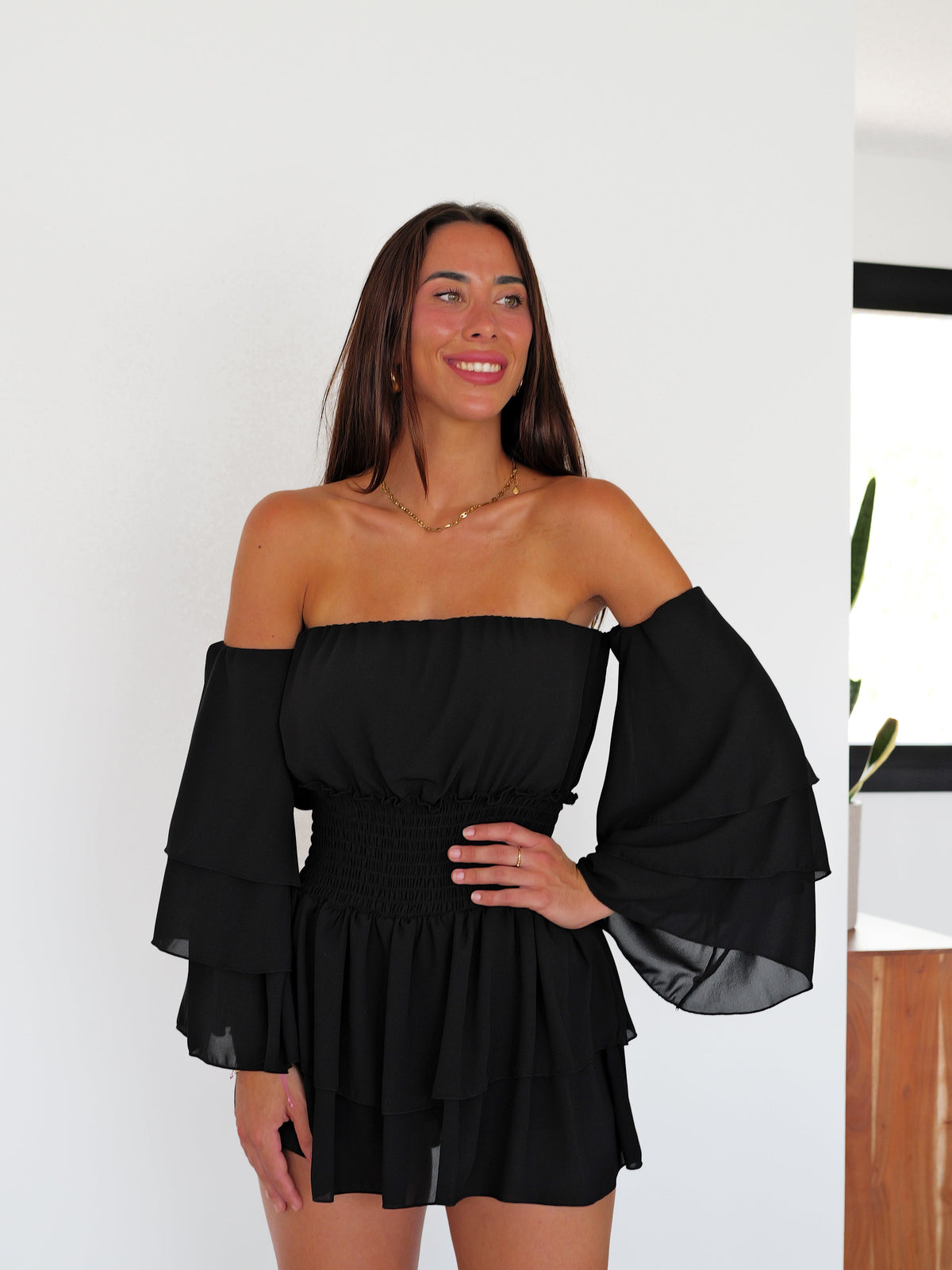 Macacão mini romântico preto