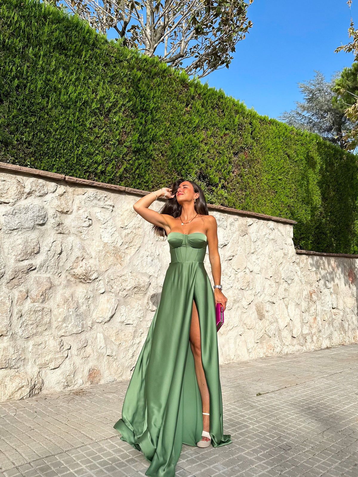Vestido tipo corpete na cor azeitona