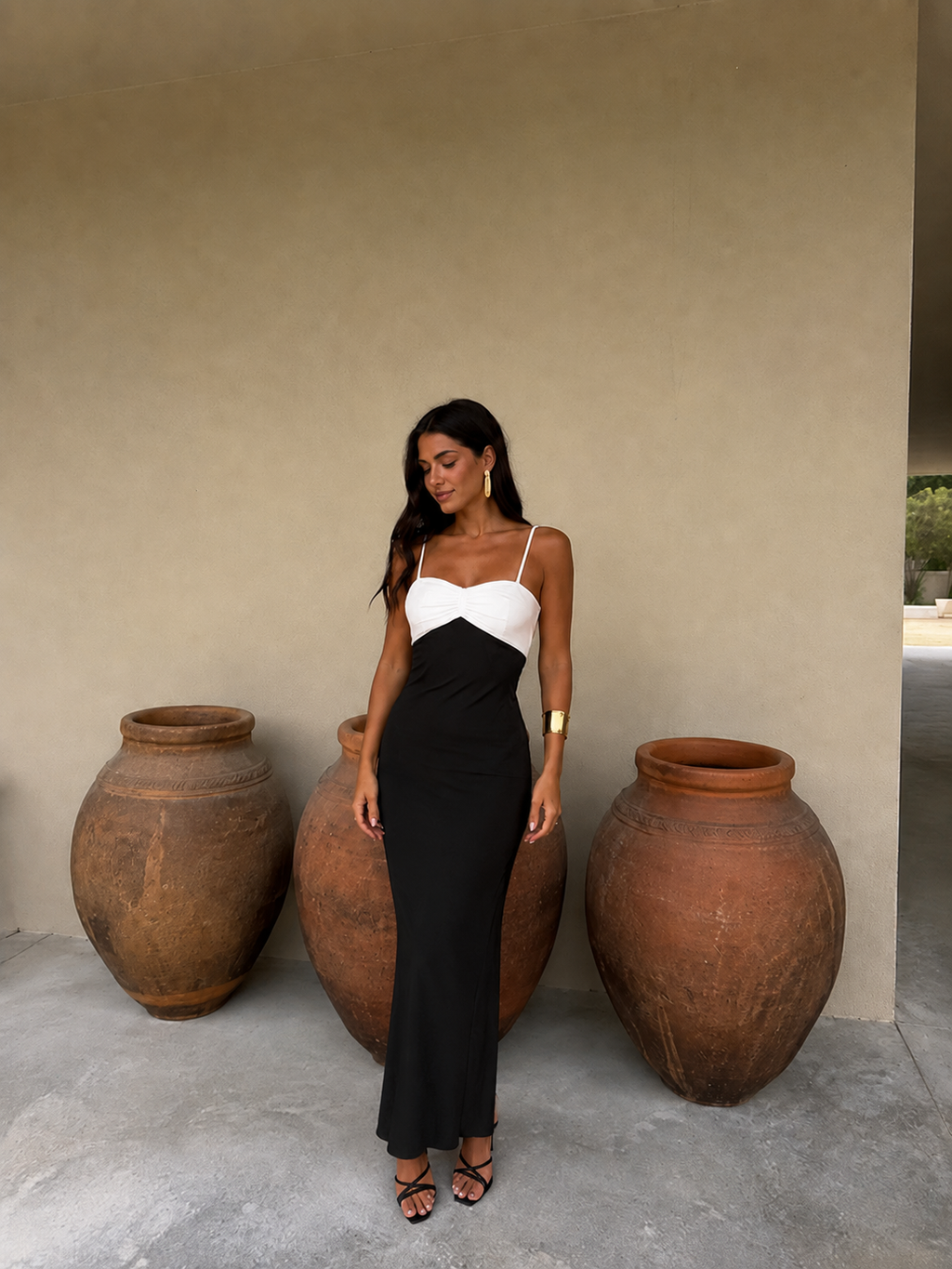 Vanessa / Vestido preto e branco