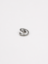 Anillo con corazón entrelazado plateado