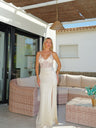 Vestido largo con detalles de corsé, en color beige