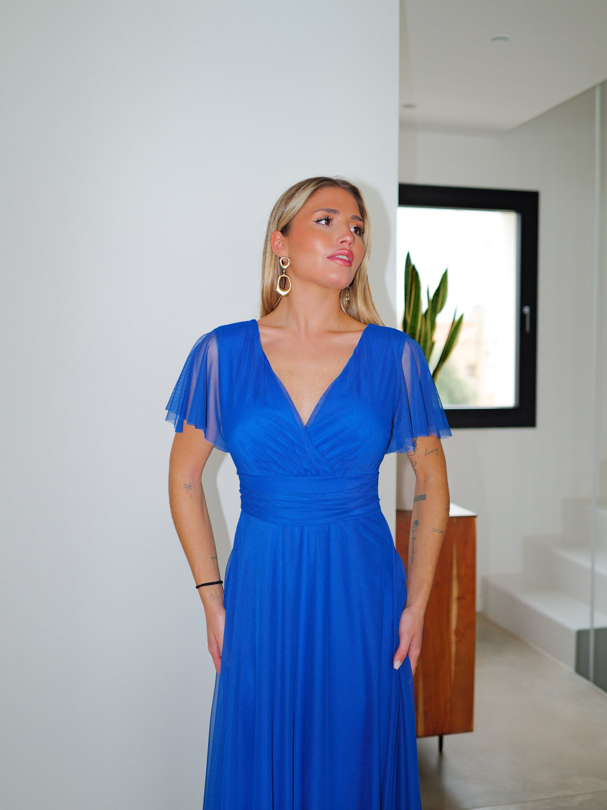 Vestido de tule com mangas curtas
