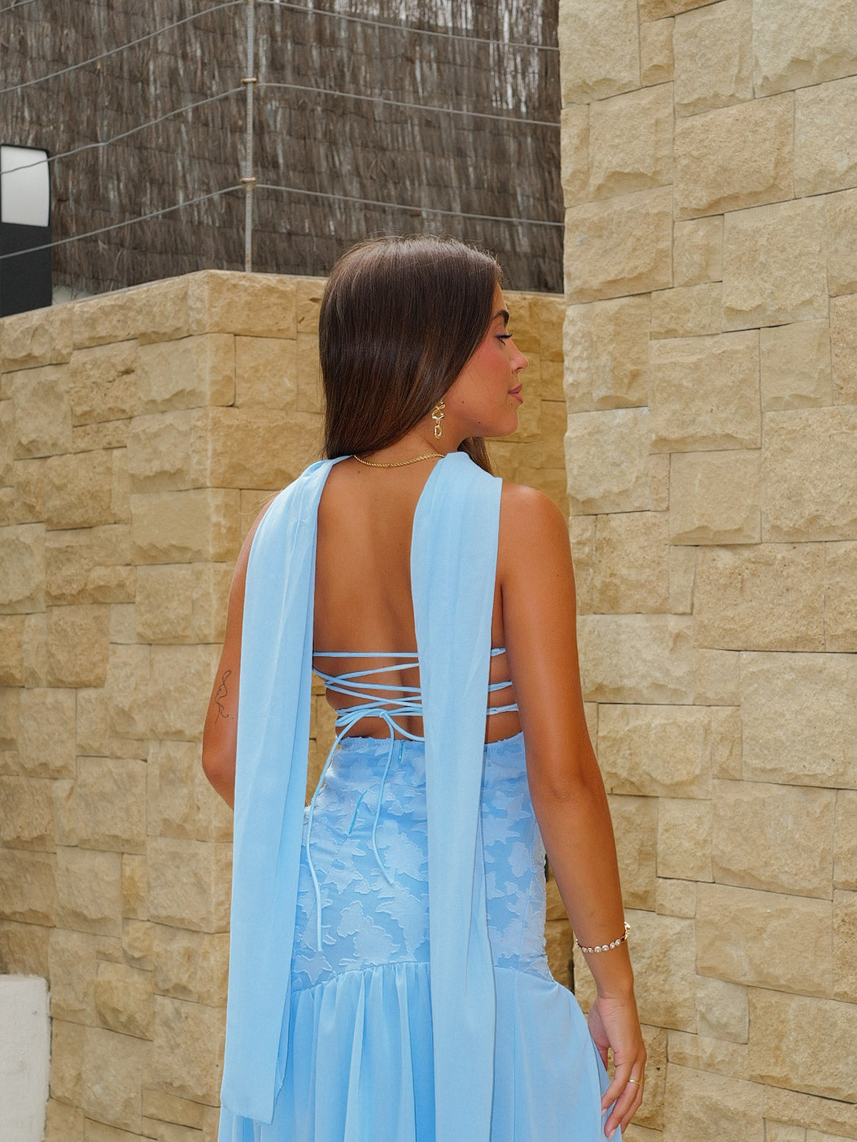 Vestido com estampa «palavra», assimétrico, em tom celeste