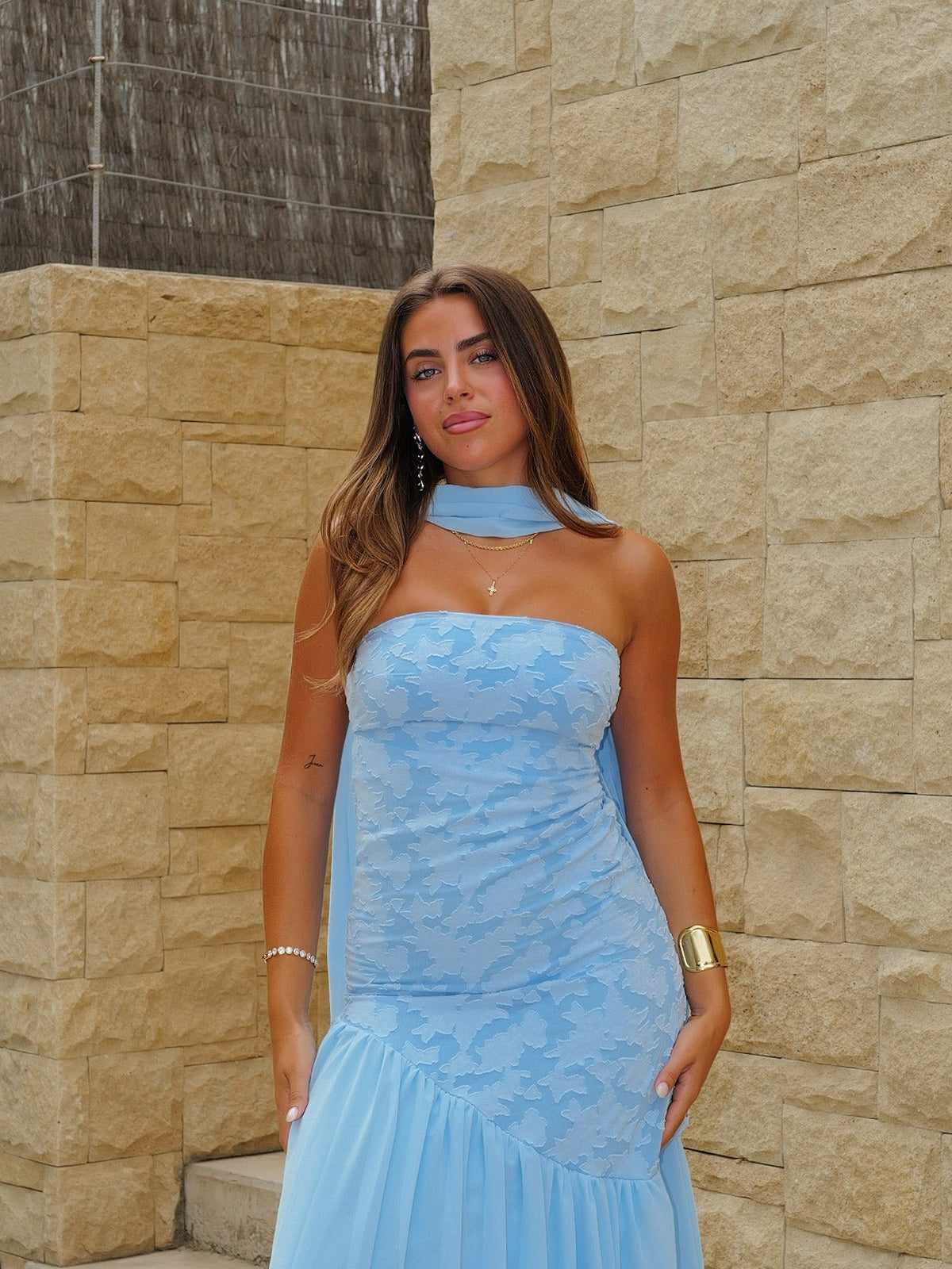 Vestido com estampa «palavra», assimétrico, em tom celeste