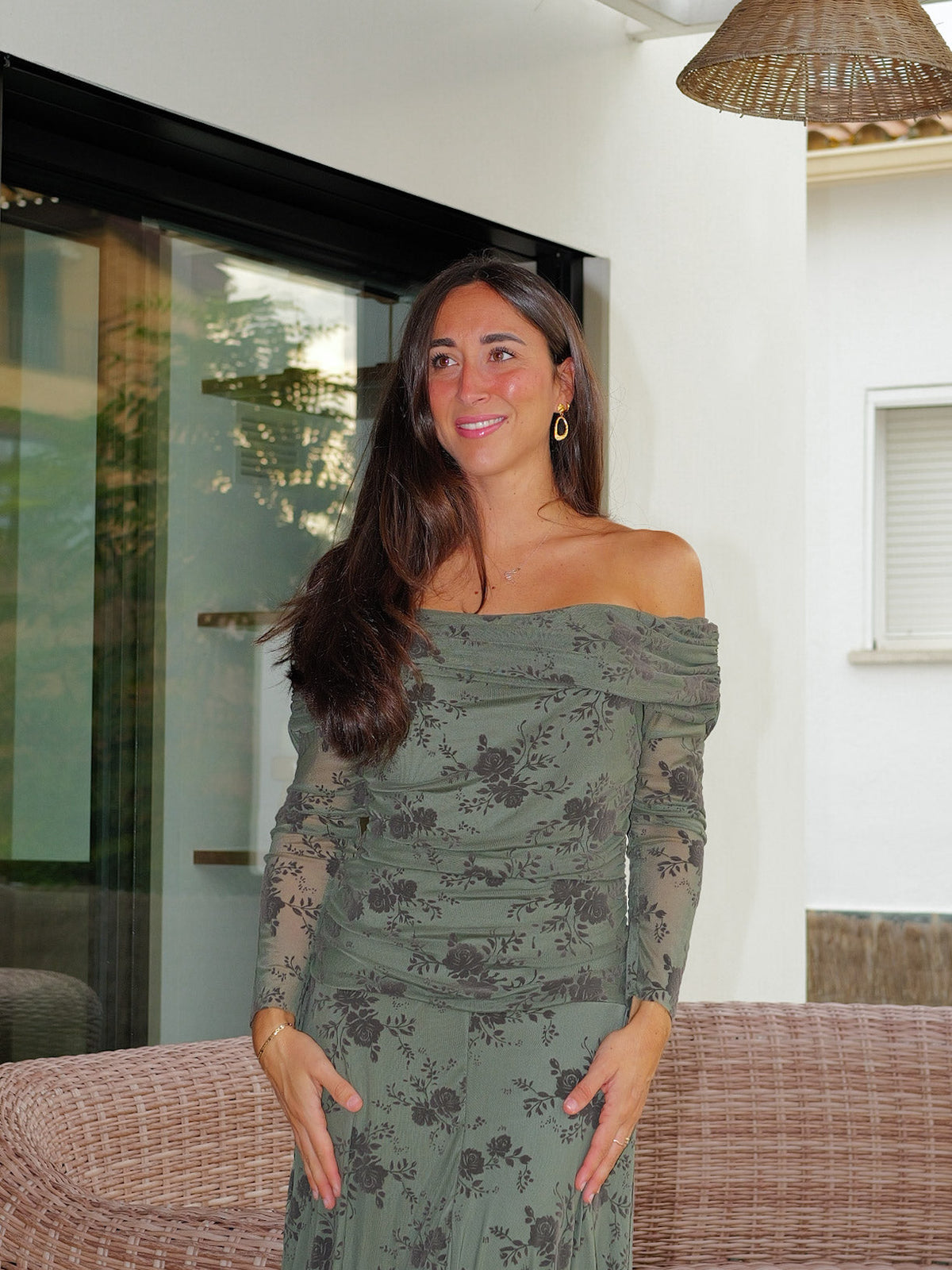 Vestido comprido de tule estampado em veludo verde-oliva