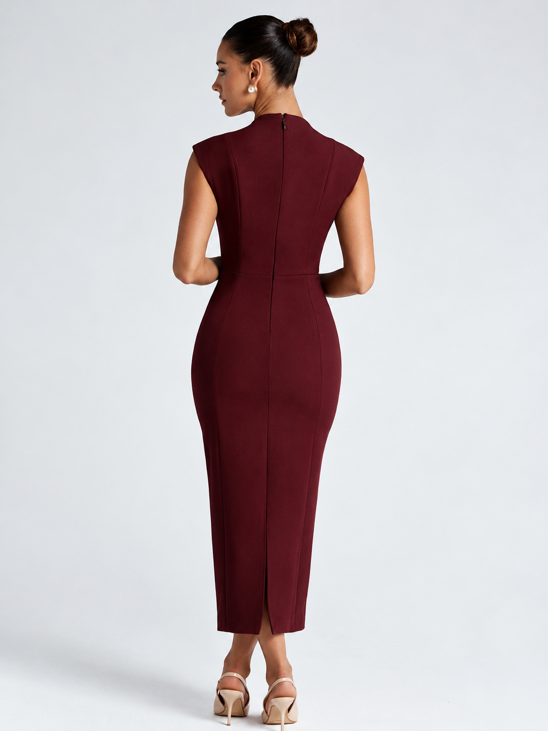 Vestido midi rojo cereza con escote en V profundo