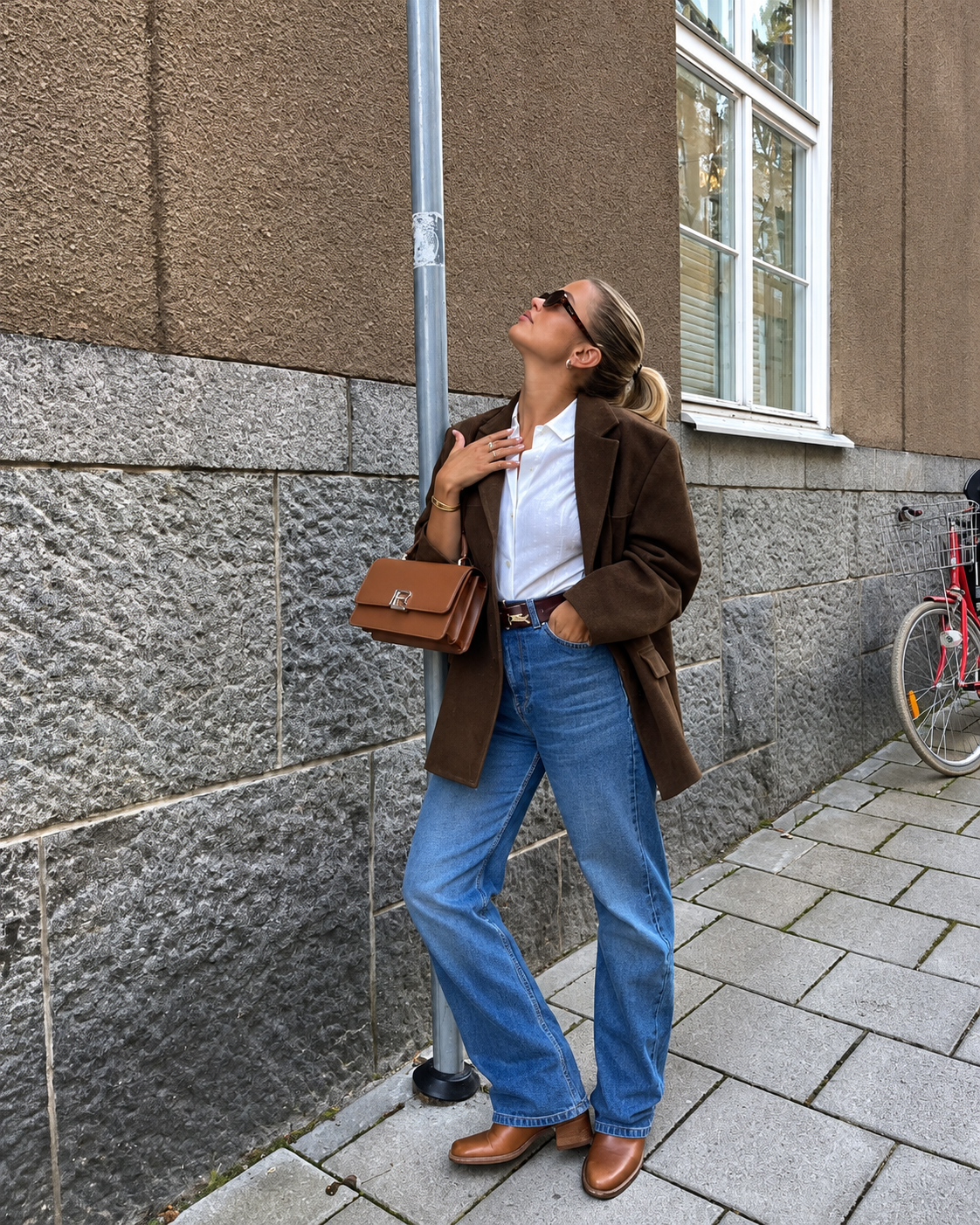 Jaqueta blazer oversize em camurça castanho