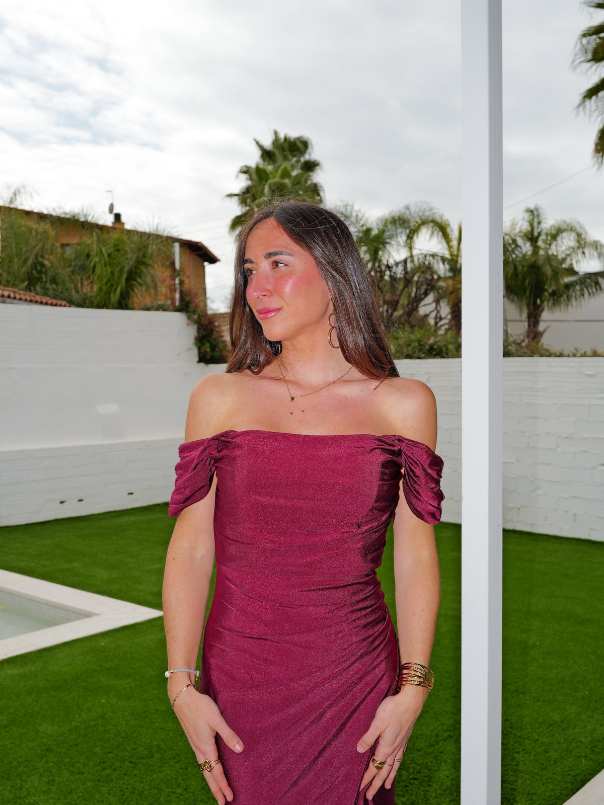 Vestido com mangas curtas cor de vinho