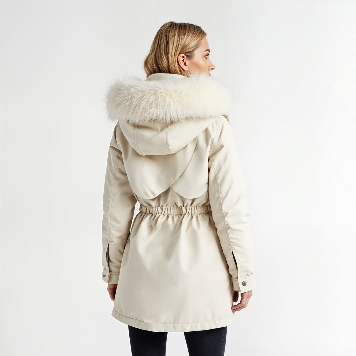 Parka com capuz de pelo sintético