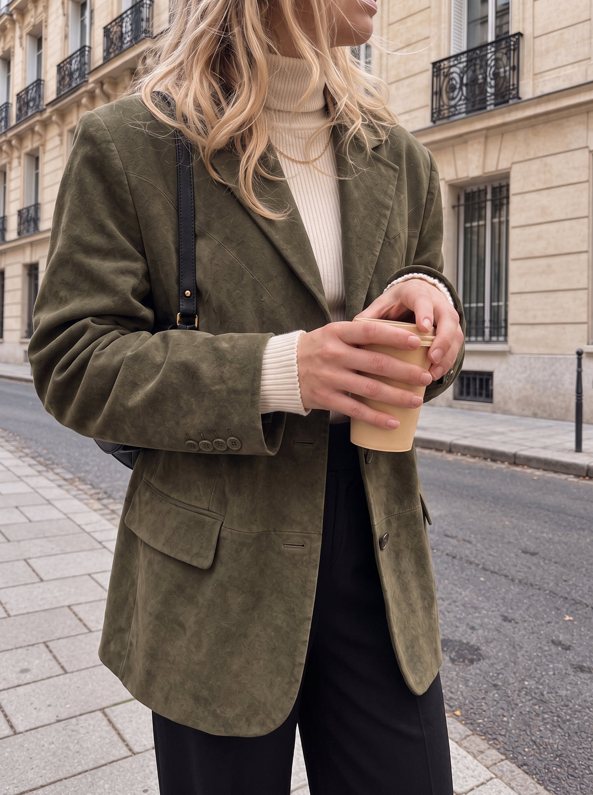 Jaqueta blazer oversize em camurça verde-oliva