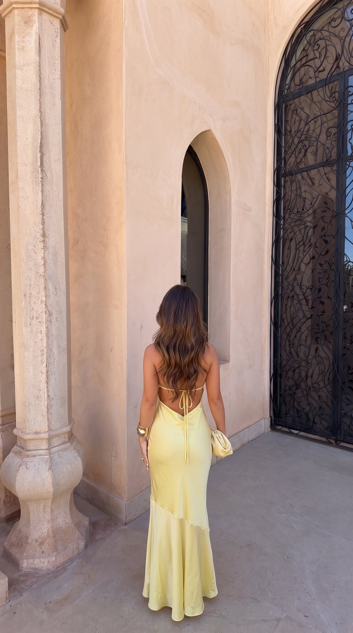 Alicante / Vestido em amarelo