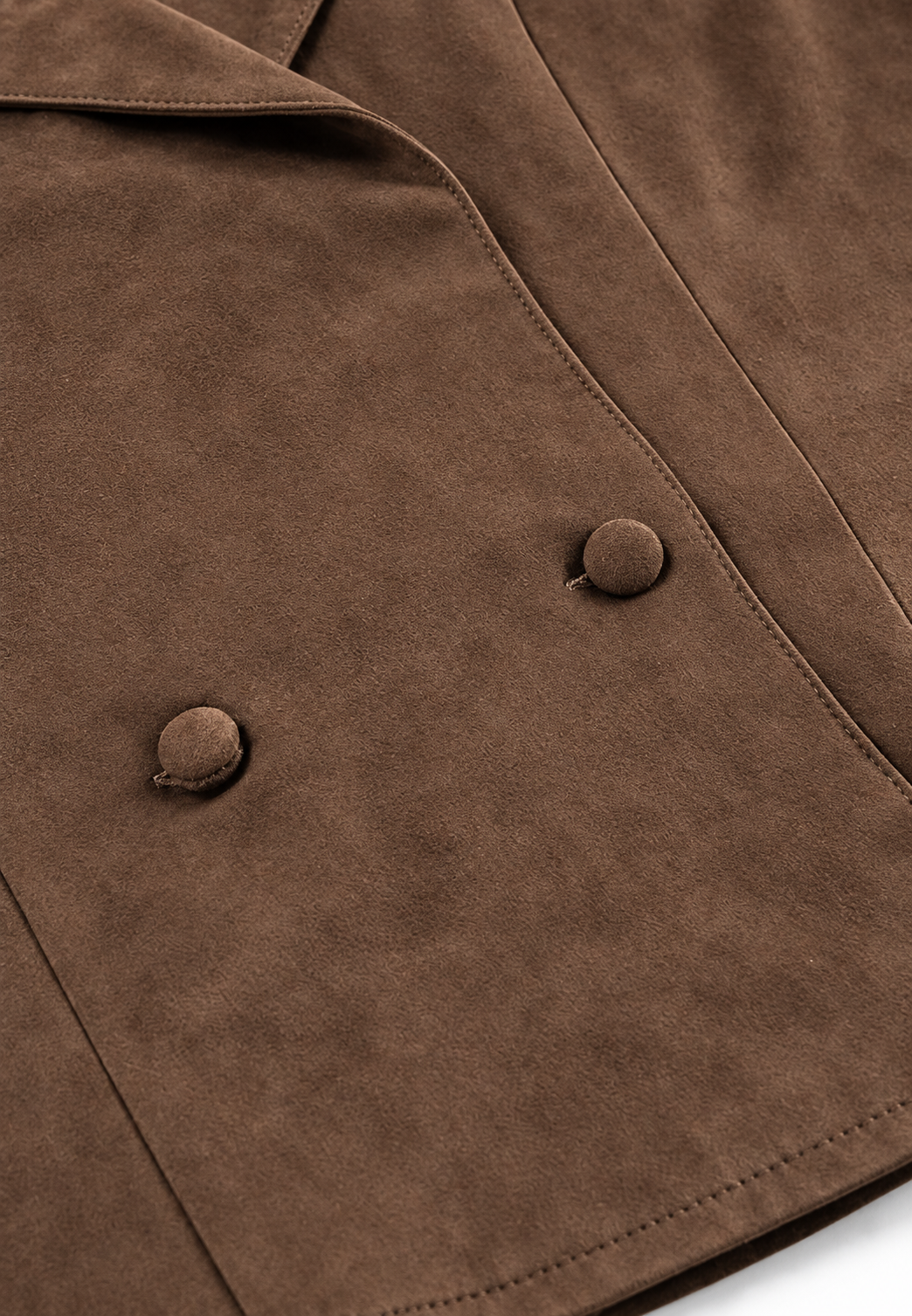 Chaqueta marrón efecto ante con solapas anchas y cinturón