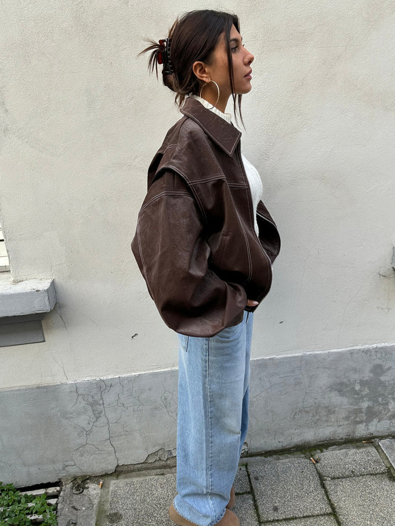 Chaqueta oversize con pespuntes en contraste
