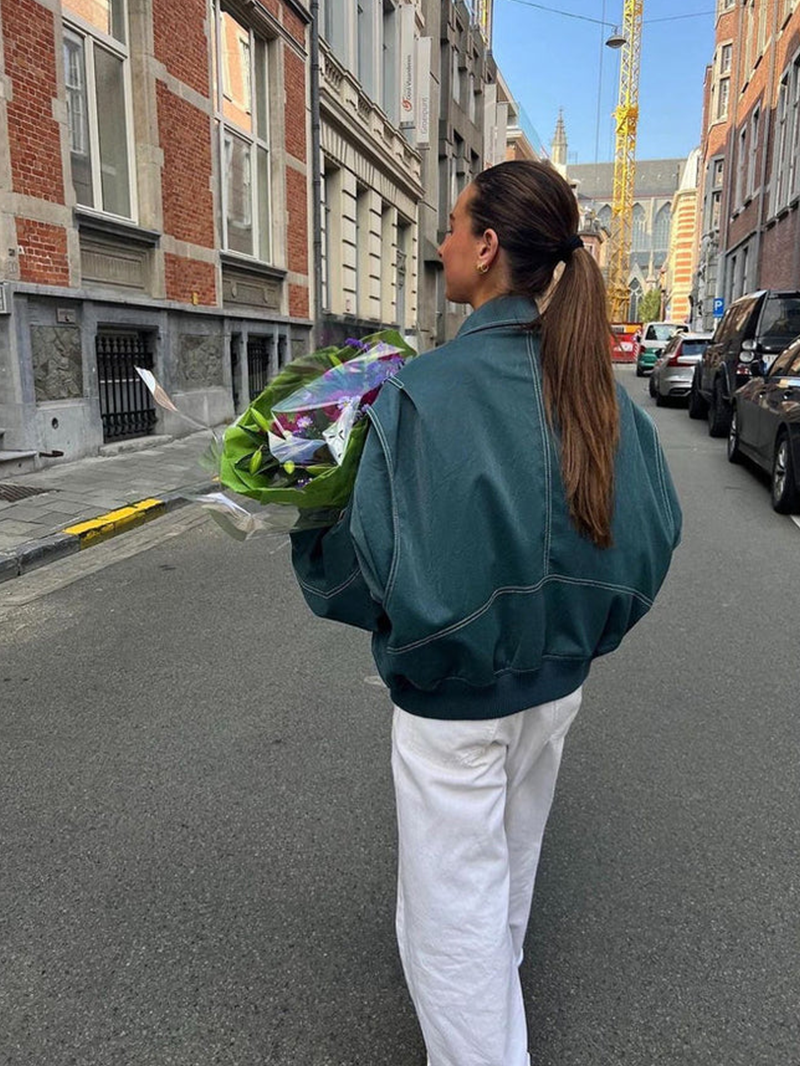 Chaqueta oversize con pespuntes en contraste