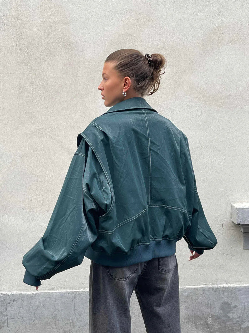 Chaqueta oversize con pespuntes en contraste