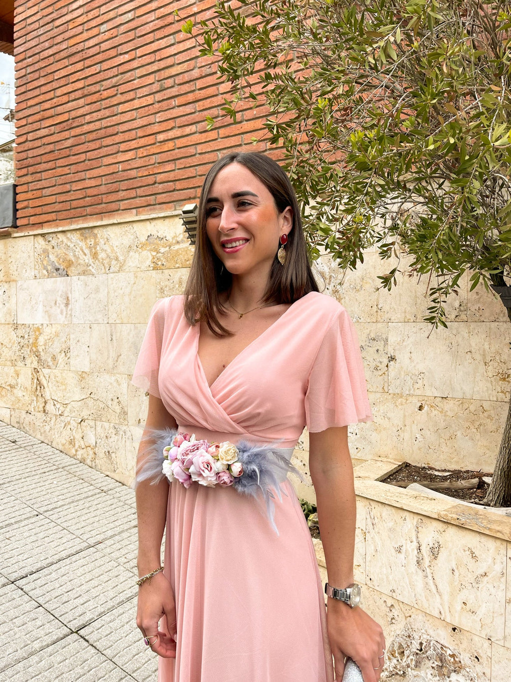 Vestido de tule com mangas cor-de-rosa
