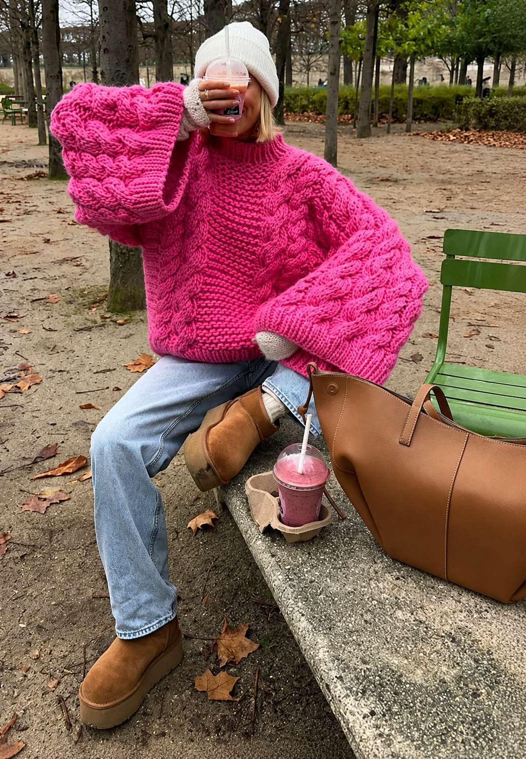 Jersey oversize de punto trenzado con cuello alto y mangas acampanadas