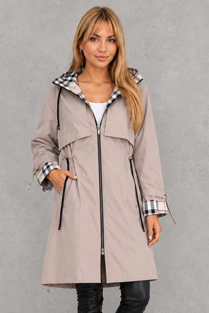 Chaqueta con capucha y cremallera