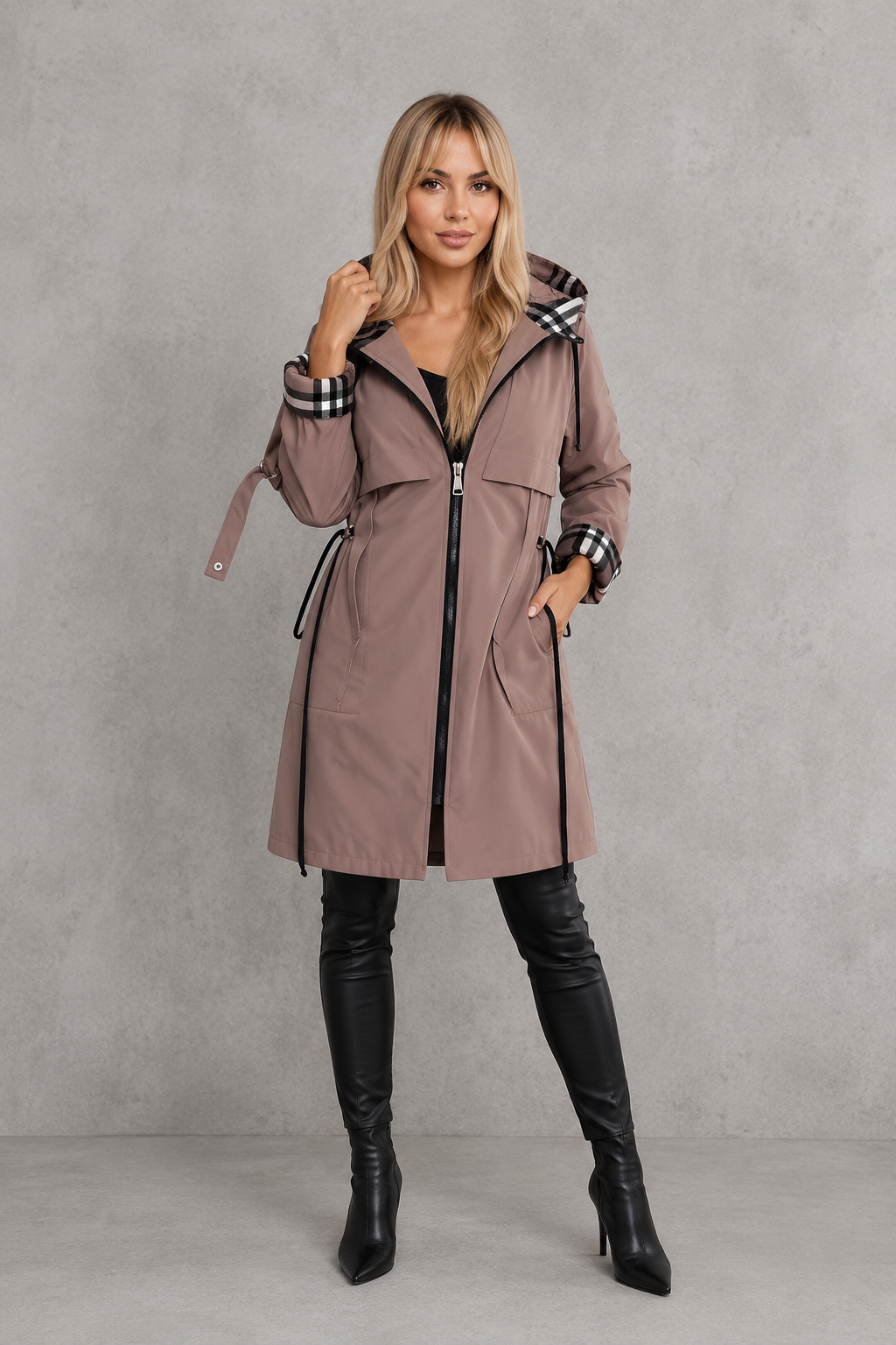 Chaqueta con capucha y cremallera