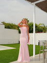 Vestido sirena de tul rosa con gargantilla
